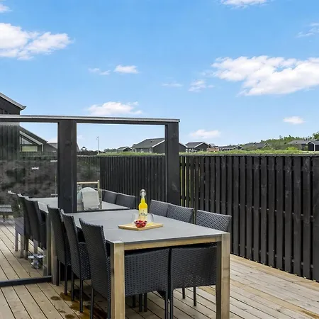 Damiana - 1-1km From The Sea By Interhome