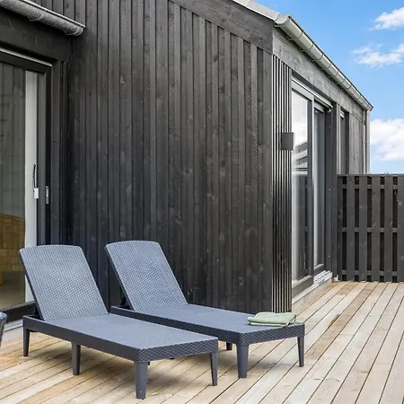 Damiana - 1-1km From The Sea By Interhome